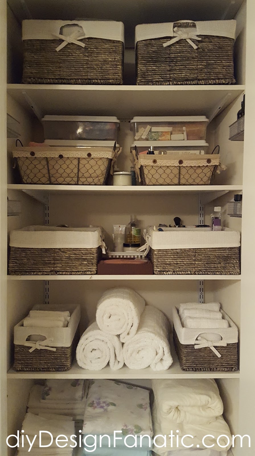 I had a big chunk of time, so I organized the linen closet in one day ...