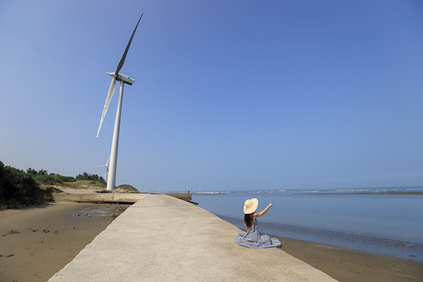 新竹香山海之聲散步吹海風賞海景，大風車下聽海浪的聲音好療癒