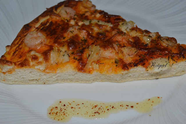 Pizza Con Merluza Y Gambas
