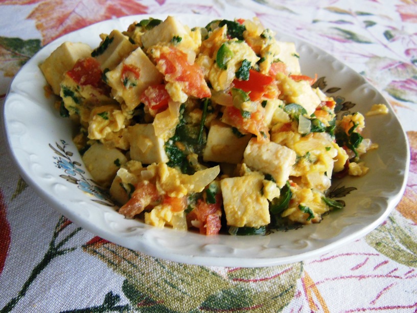 Chumkie's Kitchen : Tofu Eggs Akuri - Indian-Style Scrambled Eggs with Tofu