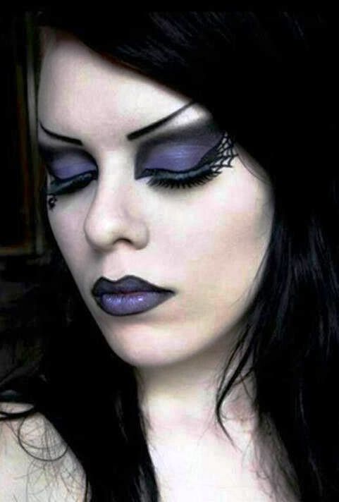 girly eyeshadows halloween makeup