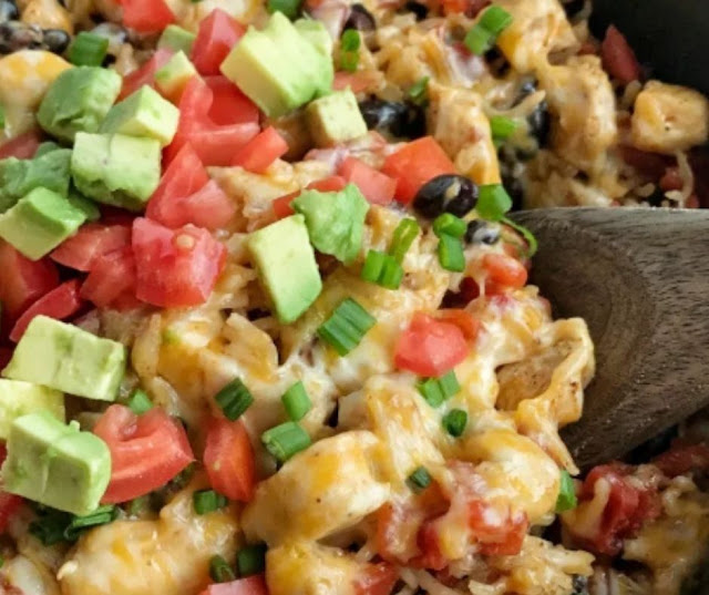 CHICKEN BURRITO SKILLET CHICKEN BURRITO SKILLET