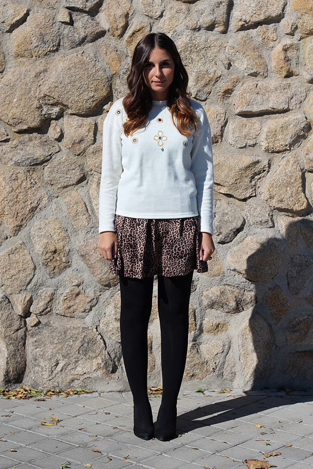 ALL THAT SHE WANTS blog de moda Embroidered sweater