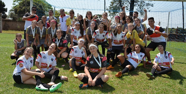 Peabiru - JEP's Bom de Bola: Time de Roncador leva o título no feminino 