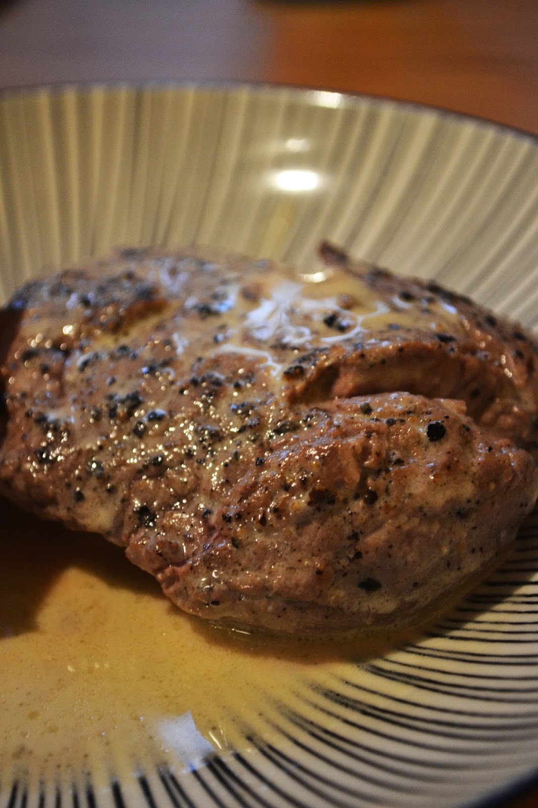 J'ai toujours aimé le jaune moutarde Steak sauce au poivre et whisky