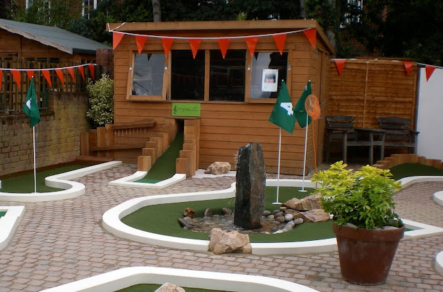 Garden minigolf in East Finchley, London