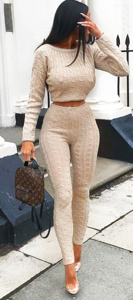 Find casual outfits winter to spring casual outfits and celebrity casual outfits. See 28 Best Comfy Casual Outfits to Wear Every Day of February. party outfits casual | casual autumn outfits | casual fall outfits | casual tshirt outfit | Casual Fashion via higiggle.com #fashion #stle #casualoutfits #comfy