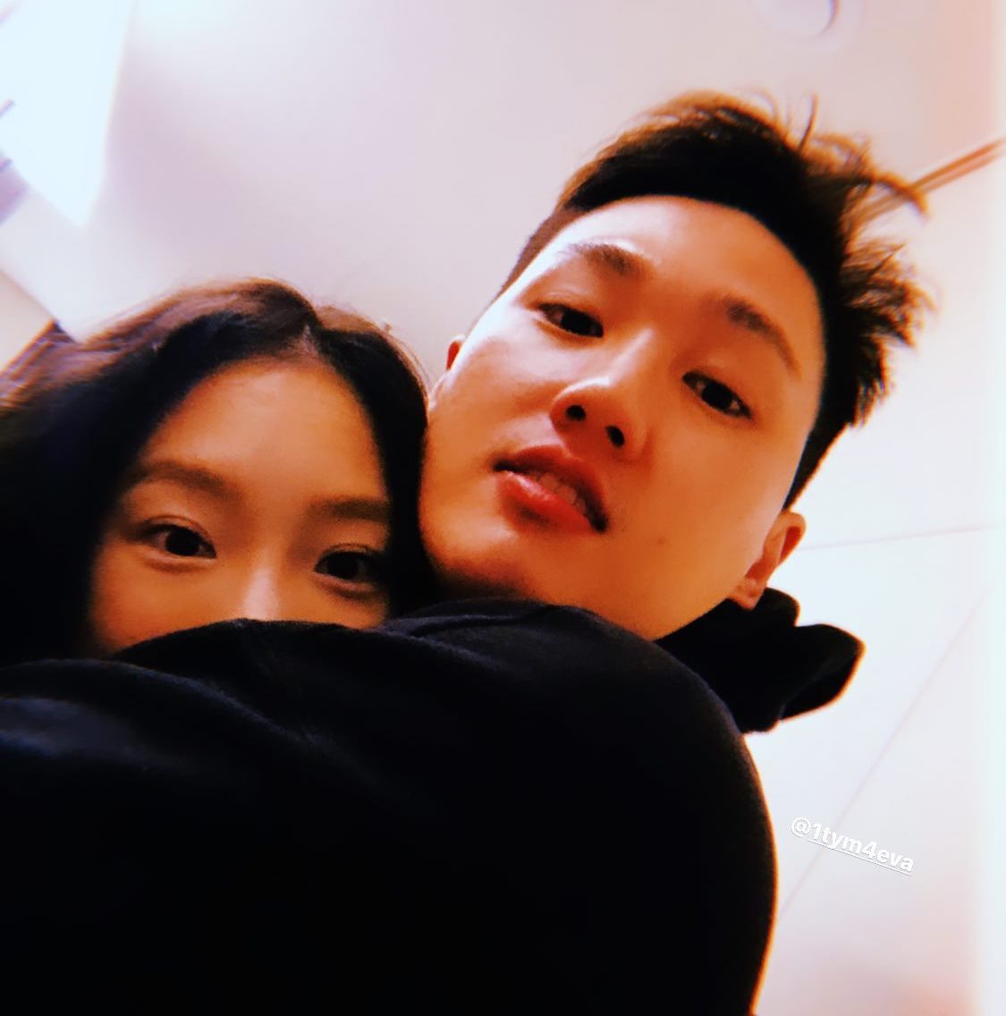 Taeyeon greets her brother through their sweet picture - Wonderful