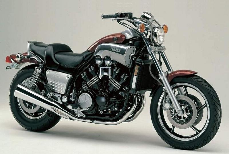 VOROMV Moto: Algunas motos de los 80 y 90 que marcaron el rumbo. 5- Naked:  tetracilíndricas de mas de 750cc (Yamaha V-Max 1200, Triumph Trident 900)