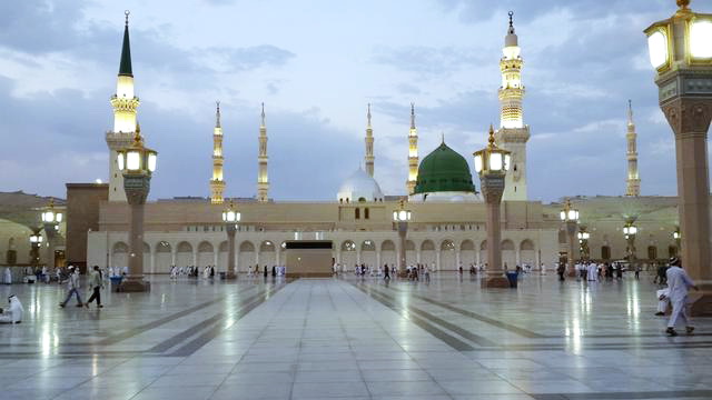 Kisah di Balik Marmer Masjidil Haram dan Masjid Nabawi