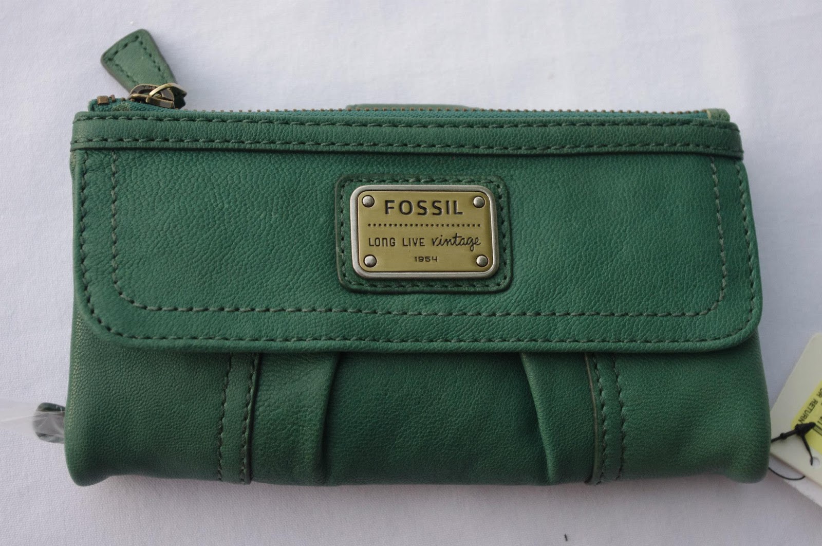 BRANDED ITEM FOR LESS: New Fossil Wallet for Women
