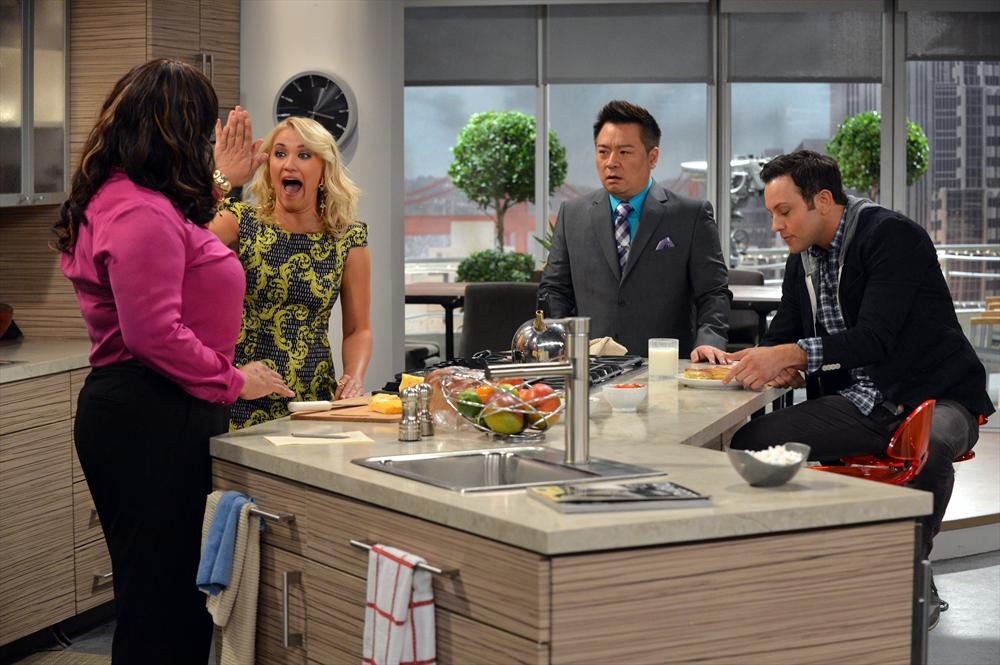Young and Hungry - Episode 1.01 - Pilot - Promotional Photos