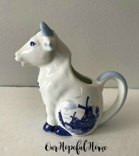 Delft Blue Cow creamer hand painted Holland windmill