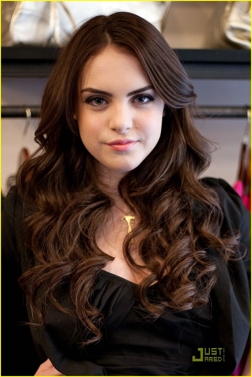 Pics elizabeth gillies sexy Elizabeth Gillies