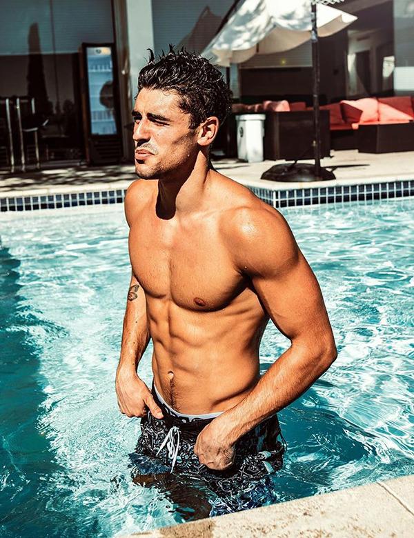 fit-shirtless-jack-gilinsky-abs-pool-wet-body
