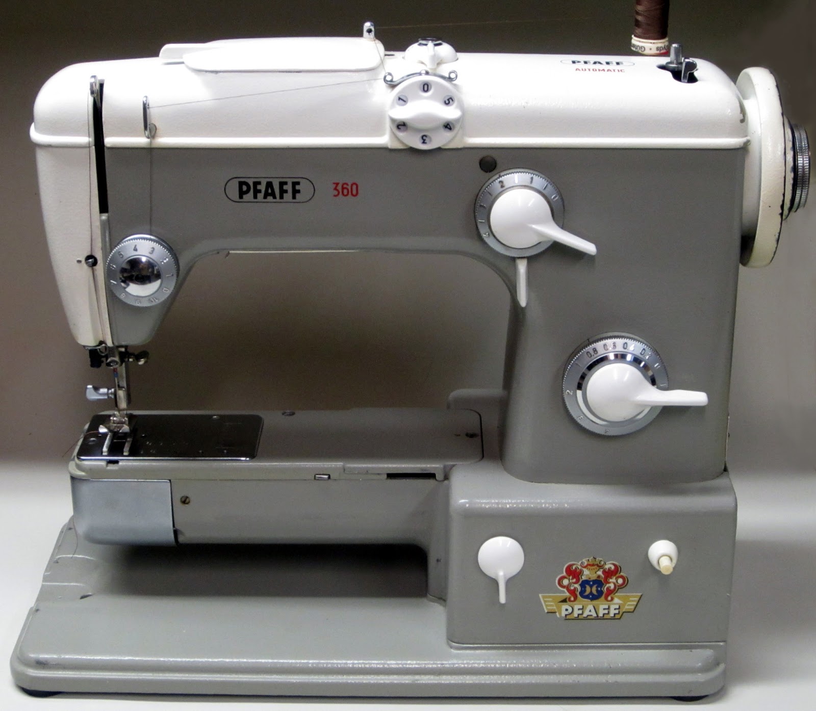 MI Vintage Sewing Machines Pfaff 360 (1960)