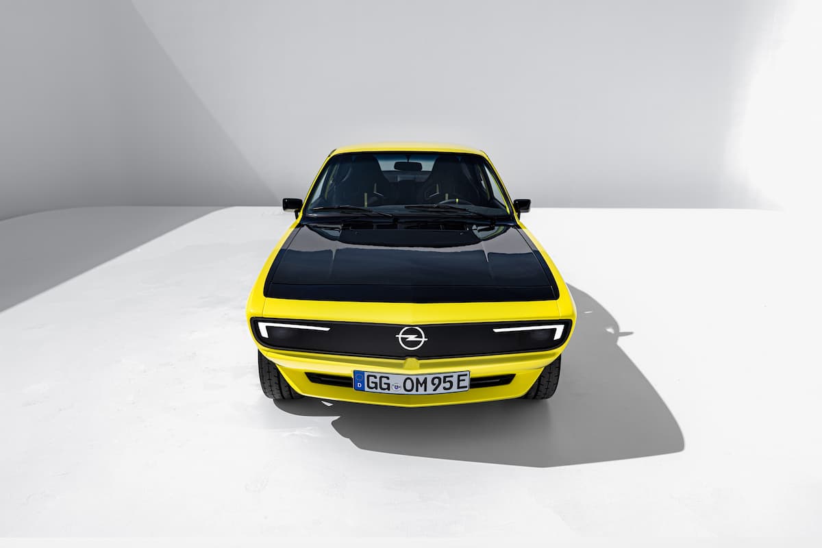 Der Opel Manta GSe bringt Retroflair in die Elektromobilität | Erster ElektroMod von Opel