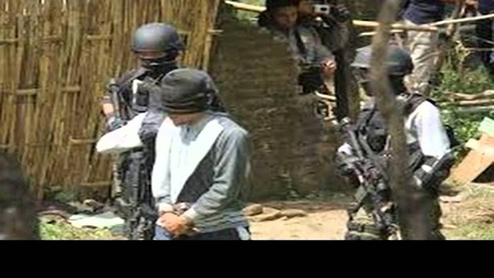 Teroris Vs Polisi