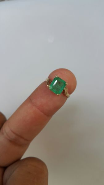 nhẫn vàng nữ đá emerald ngọc lục bảo