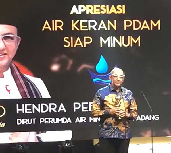 Dirut Perumda Air Minum Kota Padang%252C Hendra Pebrizal di Ajang Indonesia Awards