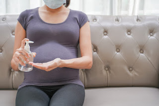 Does a pregnant woman's infection with corona affect her fetus?