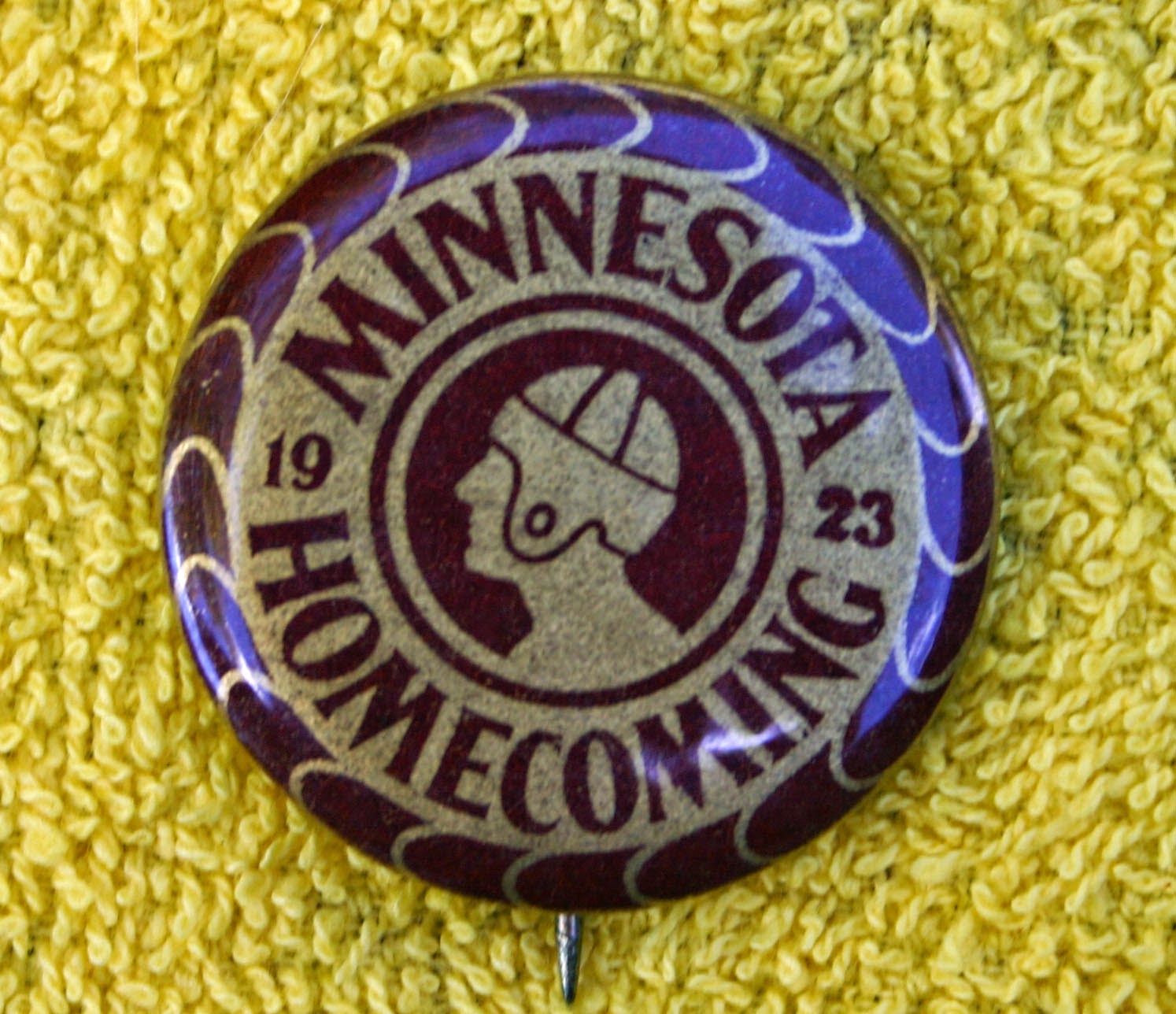 university-of-minnesota-homecoming-buttons-1923