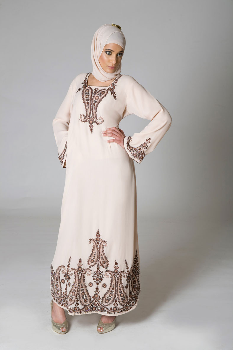 funlure Abaya A Trend of overcoat Iran to Egypt