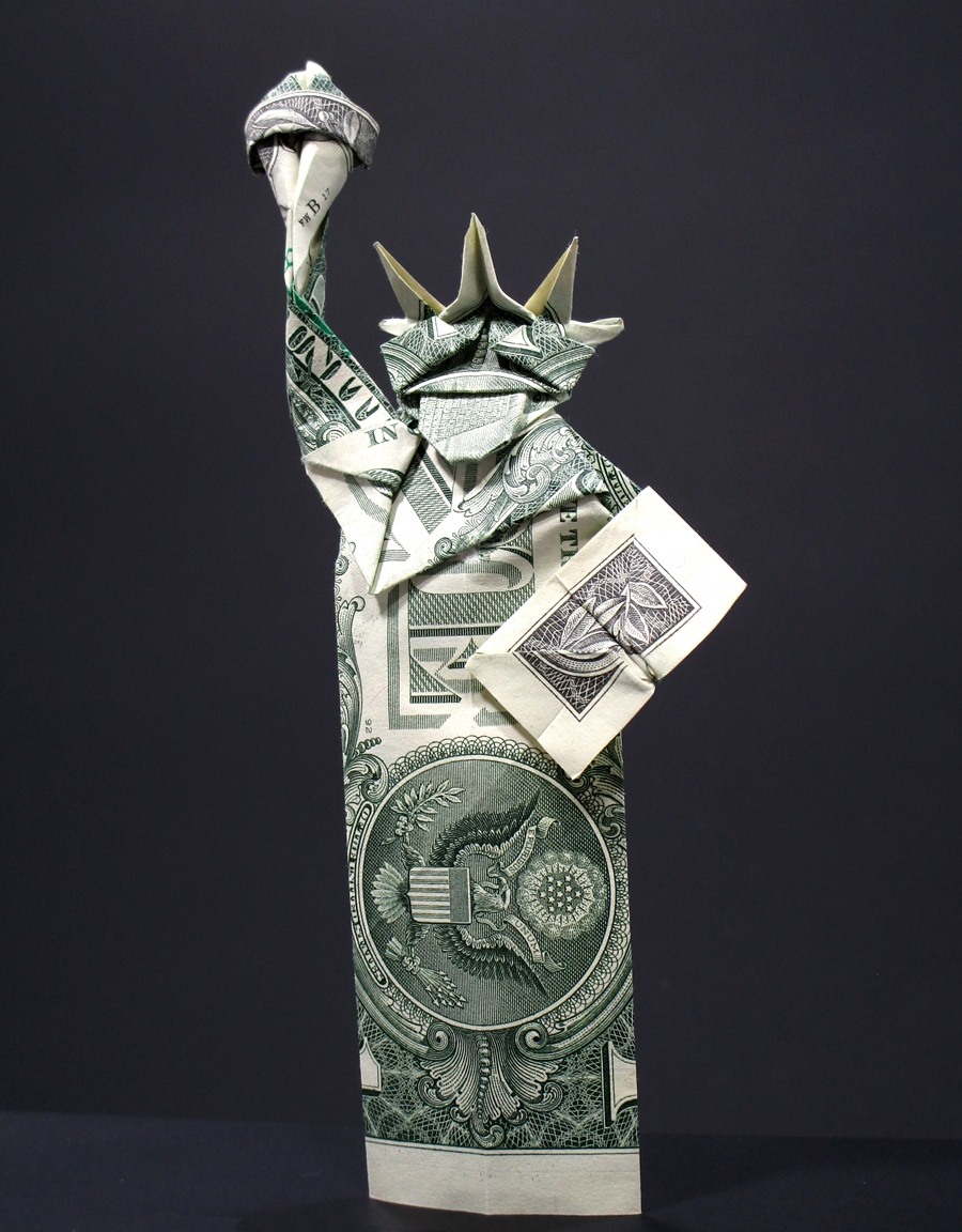 MarianoMi mundo el Origami Dollar Statue of Liberty