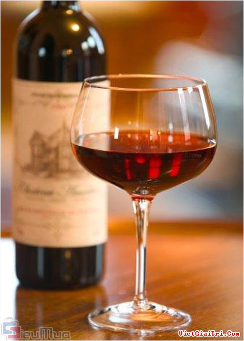 Rượu vang West Egde giá chỉ có 170.000đ, được chiết xuất từ trái cây chín mọng