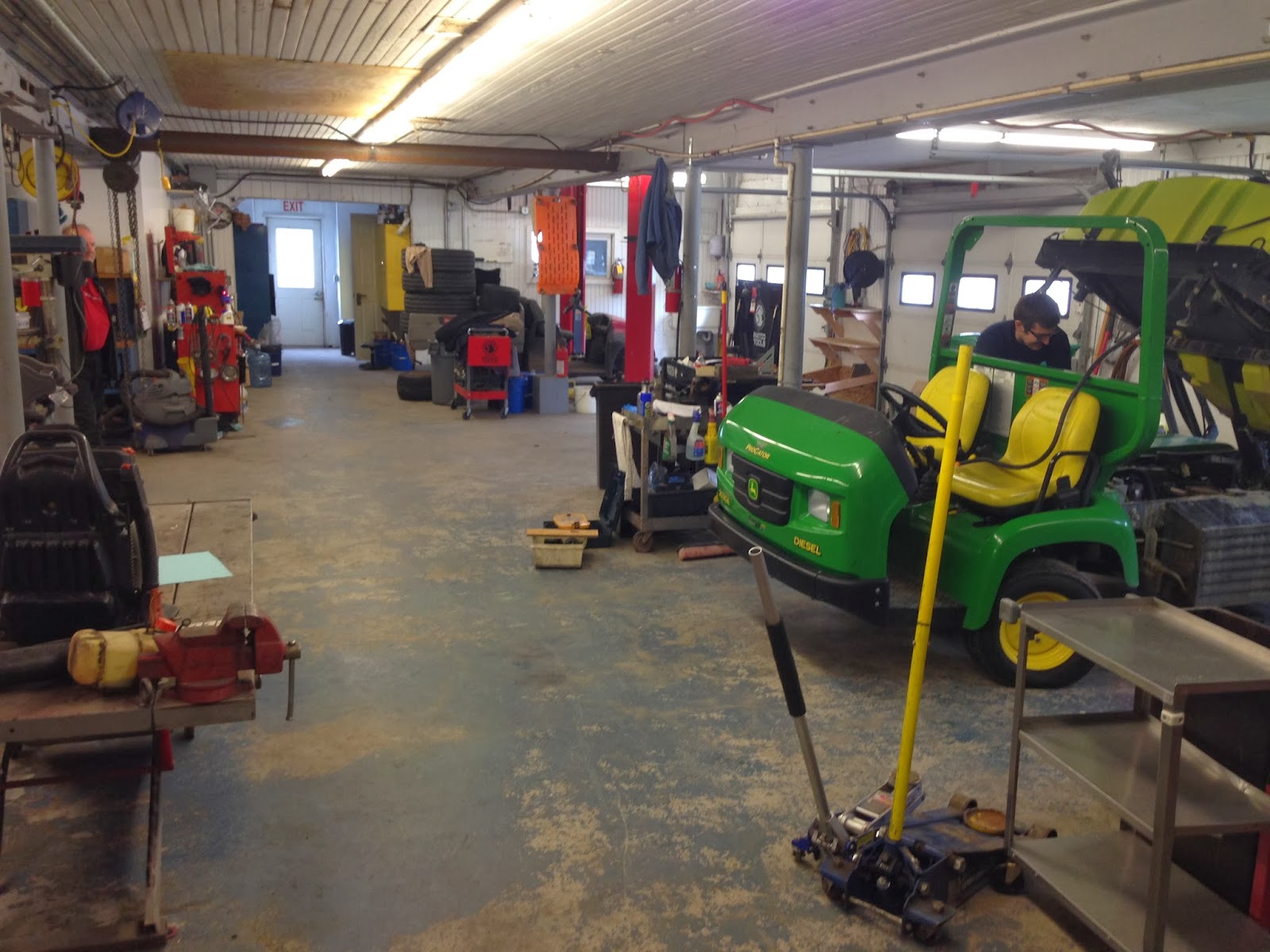 LEDGEROCK GOLF CLUB MAINTENANCE March 2014