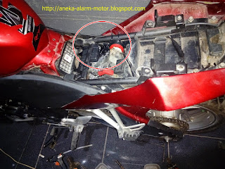 Cara pasang alarm motor remote pada Honda CBR250r Fi Cara pasang alarm motor remote pada Honda CBR250r Fi