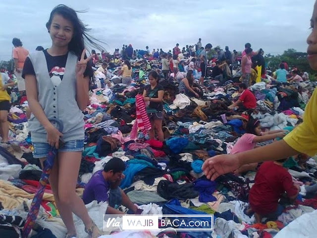 Warga Filipina Heboh Baju Segunung, Satu Pakaian Dijual Seharga Rp. 2500! Kebayang Gak Gimana?