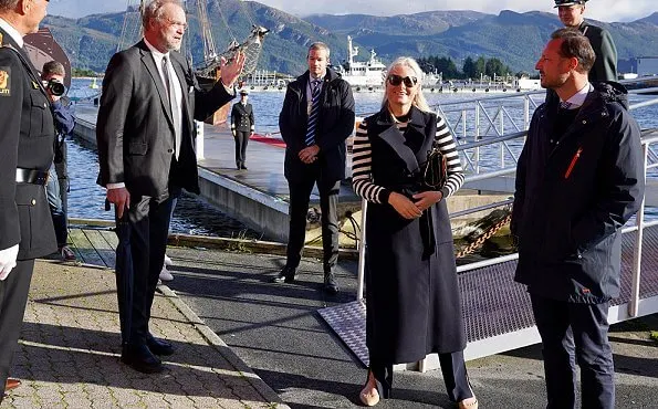 Crown Prince Haakon and Crown Princess Mette Marit visited Florø in Vestland county and the Allanengen Primary School. Ulla Johnson-striped sweater