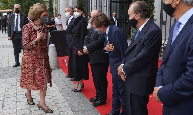 Queen Sofia of Spain attended the opening of the 2021-2022 season of the Royal Theatre in Madrid