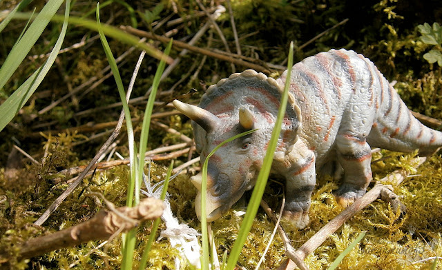 triceratops dinosaur toy realistic 