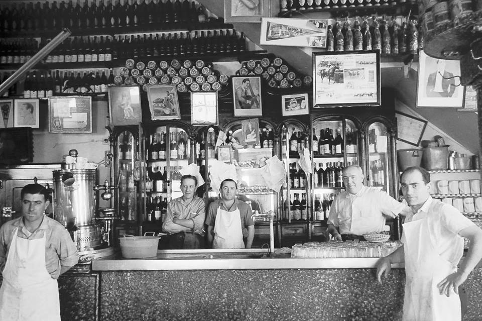 Un bar del barrio de la Boca en 1961 Fotos Antiguas de Mendoza