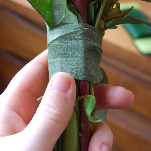 The Craftinomicon Basic Bouquet Tying Technique