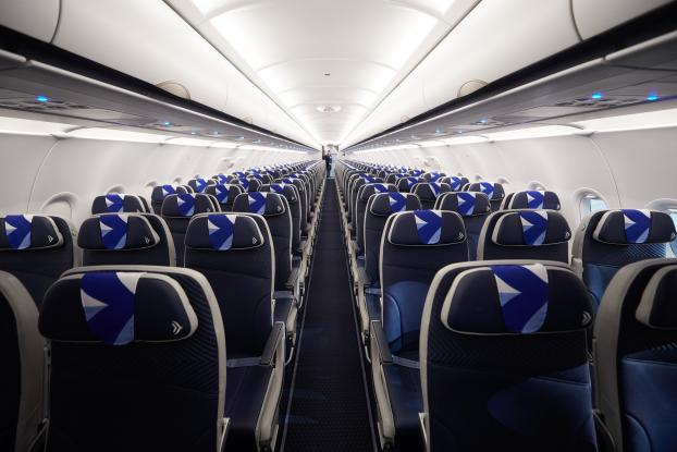 «Εγκαίνια» πτήσεων με αποστάσεις μόνο σε... λεωφορεία πίστας και αίθουσες αναμονής! - Τι ισχύει για καμπίνες