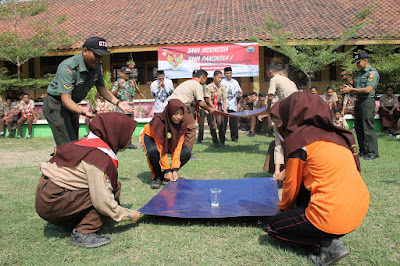 KODIM SRAGEN TANAMKAN KEBHINEKAAN SEJAK DINI KE SISWA SMP