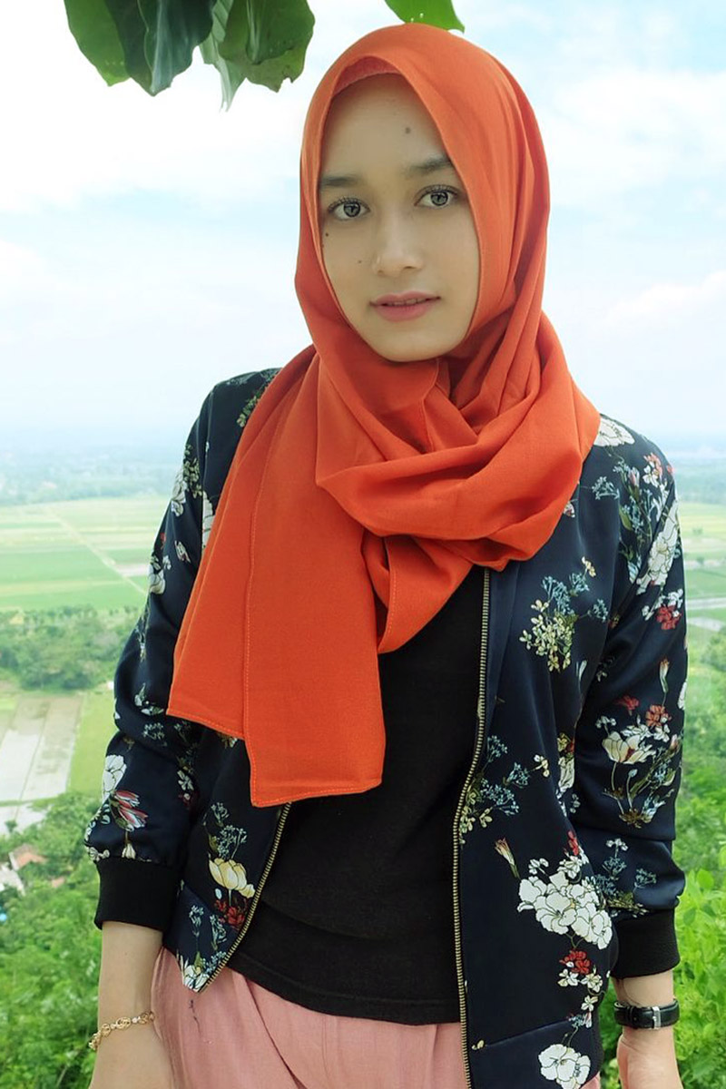 Foto Cewek2 Cantik Hijab Buat Quotes Beautiful Selfi