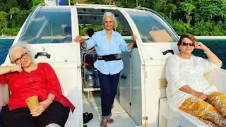 Waheeda Rehman, Asha Parekh, Helen waheeda-rehman-asha-parekh-helen-enjoying-vacation-in-andmans-nicobar