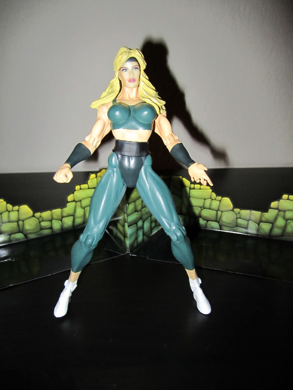 Diary of a Dorkette: Toy Chest Tuesday! Mortal Kombat's Sonya Blade