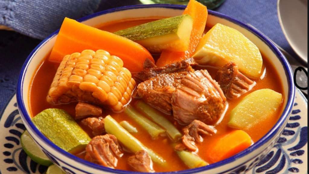 MOLE DE EPAZOTE AL ESTILO TRADICIONAL DE TLAXCALA, MÉXICO...PRUEBALO