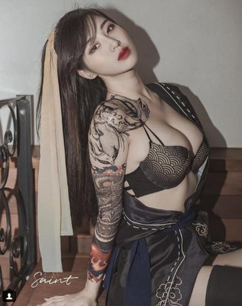 MC trực tuyến hút hồn hàng triệu fan nam nhờ vòng một gần 100 cm MC trực tuyến hút hồn hàng triệu fan nam nhờ vòng một gần 100 cm