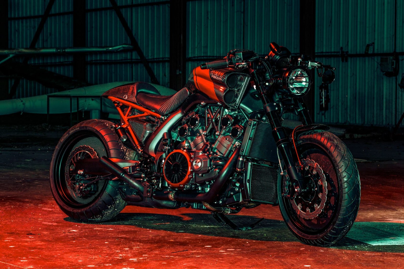 Yamaha v Max скремблер