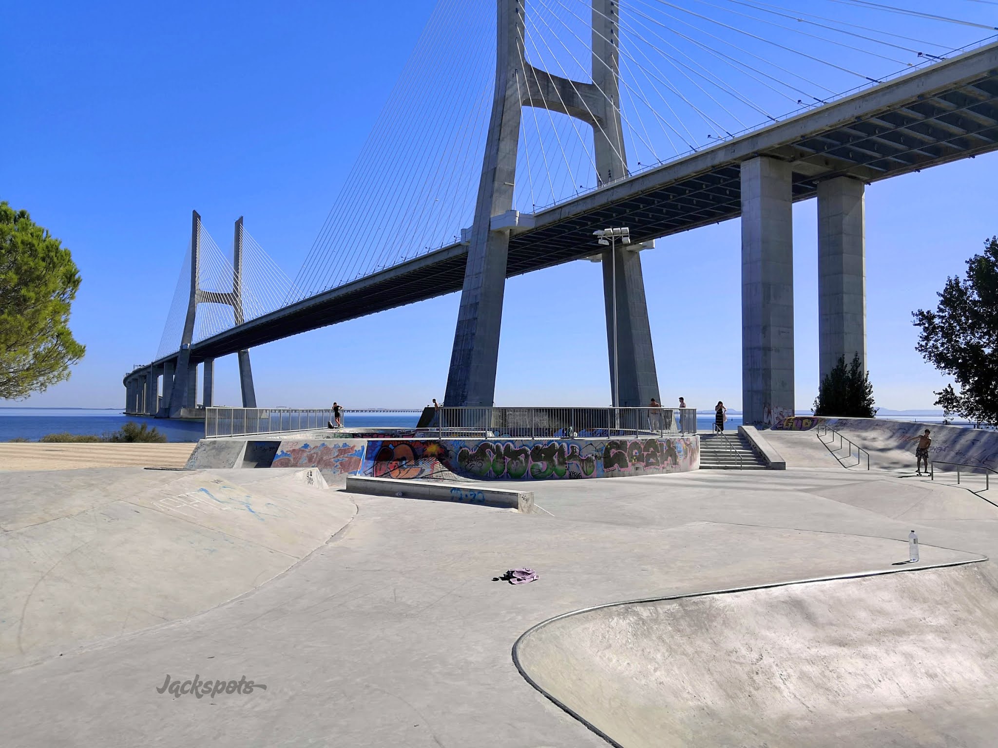 Le skatepark Expo de Lisbonne with a view Jackspots