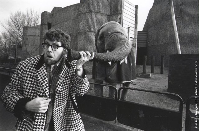 Old+&+Funny+Photos+of+Elephants+(9).jpeg
