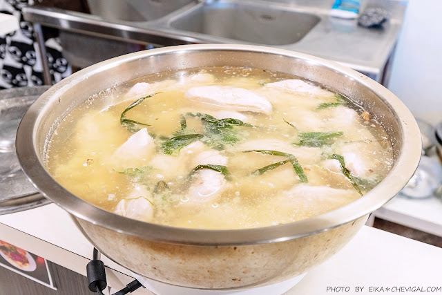 麵屋聚│傳統市場內的低調拉麵小店！竟有道地日本湯頭口味，還有可遇不可求的秋刀魚拉麵！