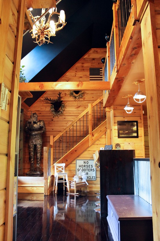 Log Home Tour Series: The Pioneer Girl's Cabin. This couple handbuilt their amazing cozy log cabin! 
