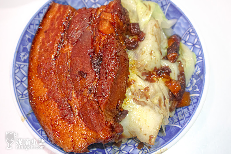 【華西街夜市美食】小王煮瓜。必比登!網評盛讚『黑金滷肉飯』 【華西街夜市美食】小王煮瓜。必比登!網評盛讚『黑金滷肉飯』